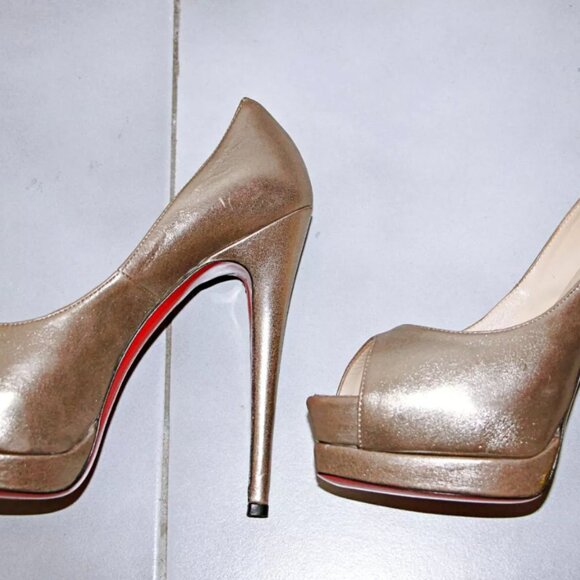 CHRISTIAN LOUBOUTIN Platinum Palais Royal Peep Toe Leather Pumps US 6/IT 36 $945 - Picture 8 of 12